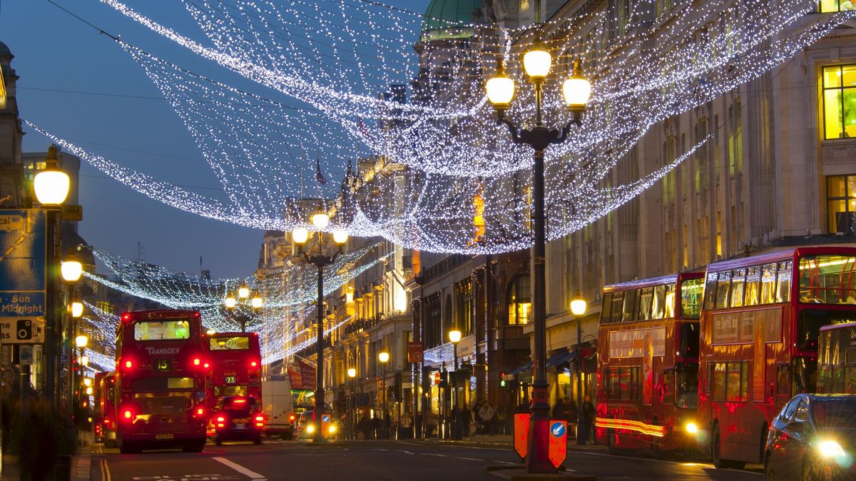 Kde chtějí lidé trávit Vánoce? Vede Londýn, Praha je pátá